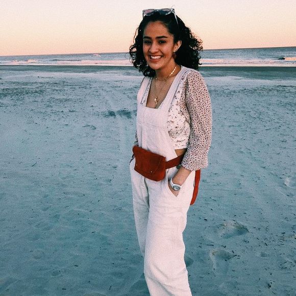 Meet your Posher, Rafaella - Picture 1 of 1